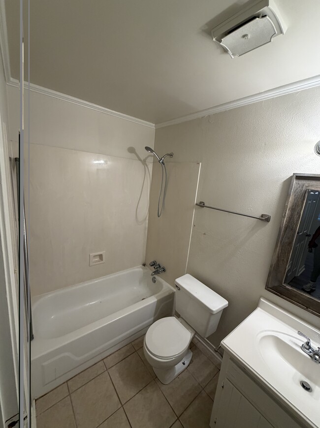 Building Photo - 6377 Quin Dr