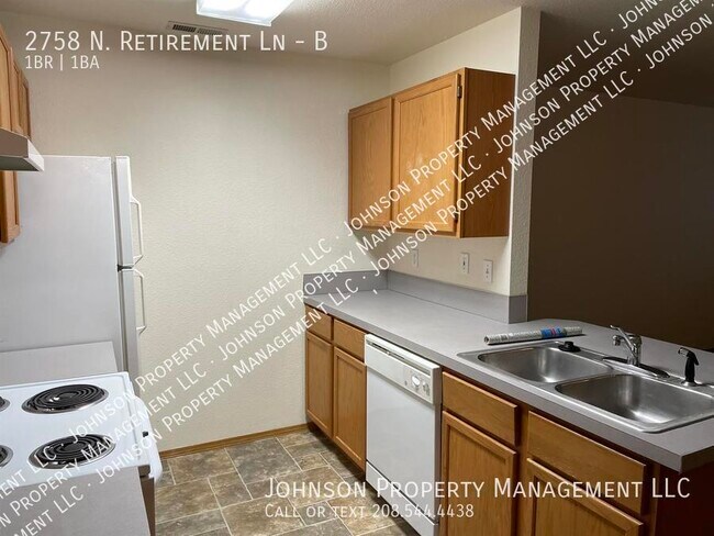 Foto del edificio - Tranquil 55+ Community Living in Central B...