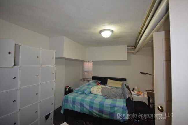 Building Photo - 216 Hemenway St