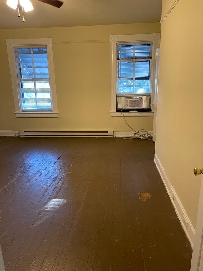 Foto del edificio - Large 3 bdrm/1 bath Home Within Walking Distance to VCU!