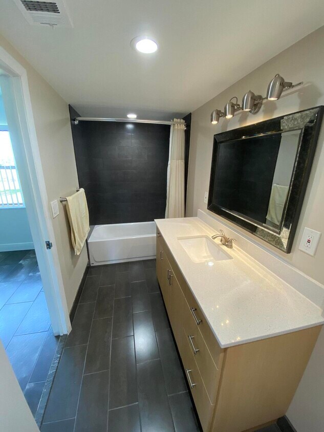 Foto principal - 9355 SW 8th St