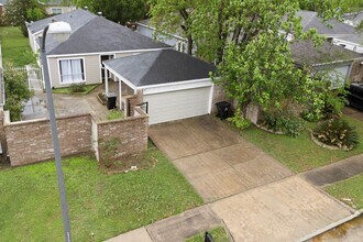 Building Photo - 16235 Olive Glen Dr