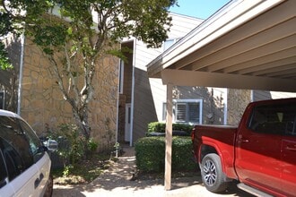 Building Photo - 3108 Ironwood Dr