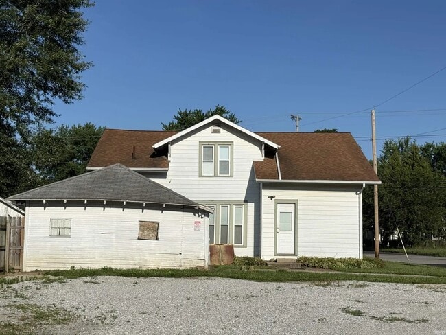 Building Photo - 3701 S Washington St
