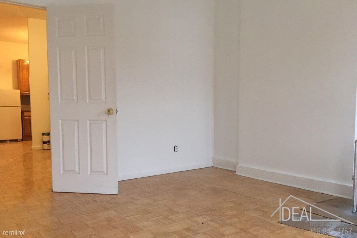 Foto principal - 636 Vanderbilt Ave