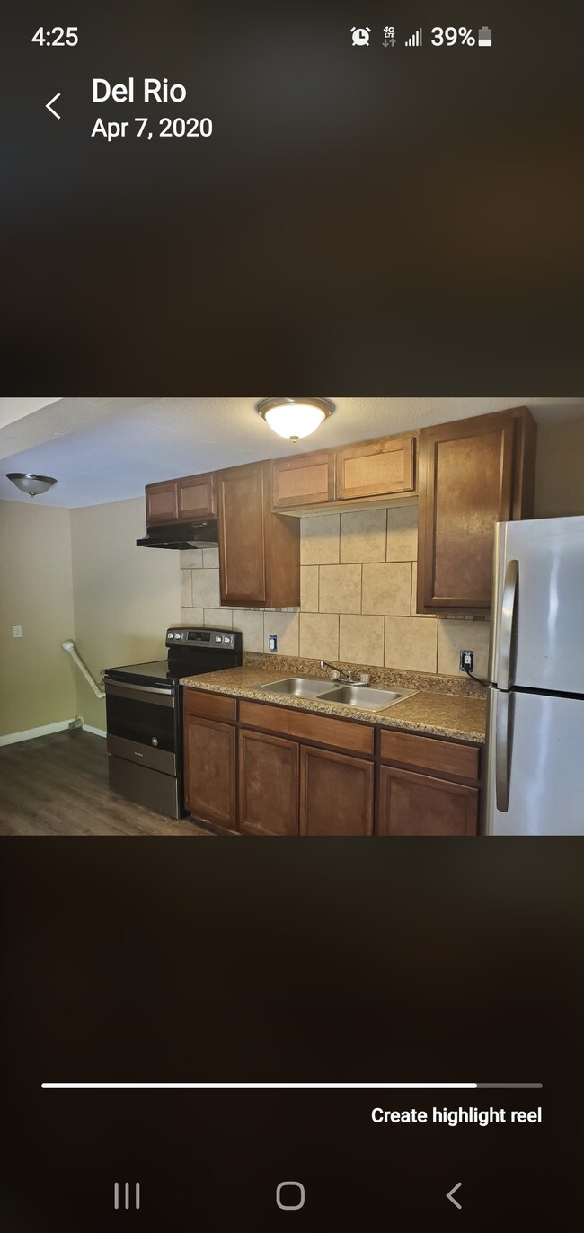 Building Photo - 410 Cano St