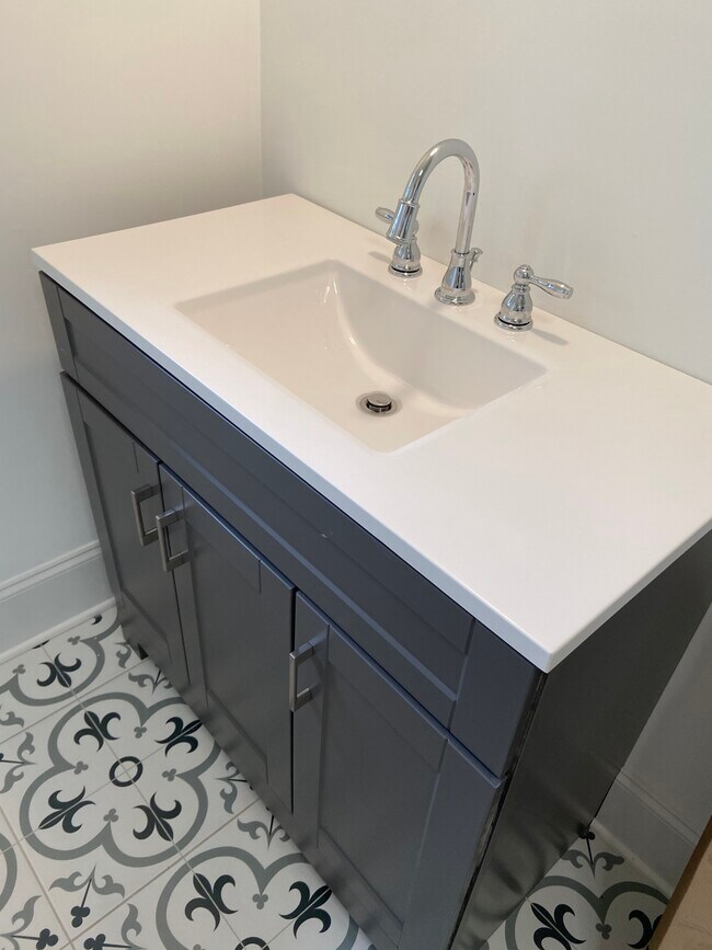 1401 N Sharon Amity Rd, Charlotte, NC 28211 House Rental in Charlotte