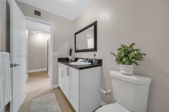 Foto del edificio - 671 W 80th St