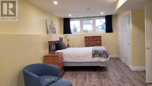 Building Photo - 7 Harbour Crescent