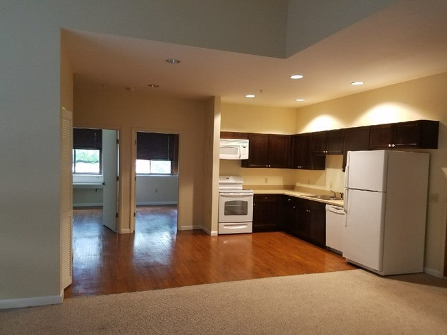 Foto del edificio - Keith Hilltop Terrace 55+ Living