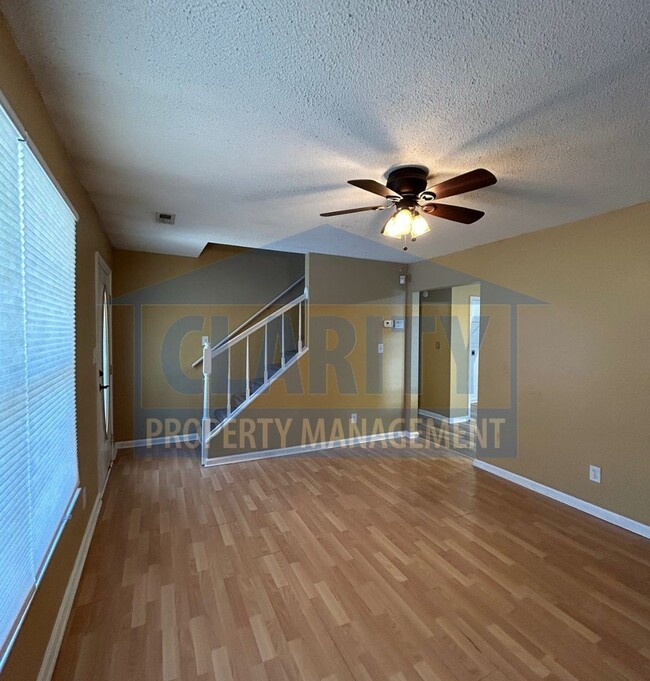 Foto del edificio - 3 bedroom home in Holly Brook Subdivision!