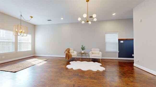 Building Photo - 5430 Camaguey St