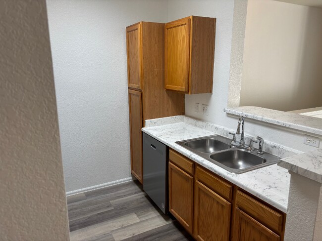 Foto del edificio - 912 S Yampa St