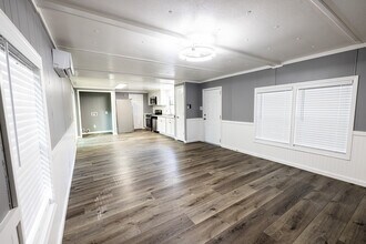 Building Photo - 4413 Basswood St