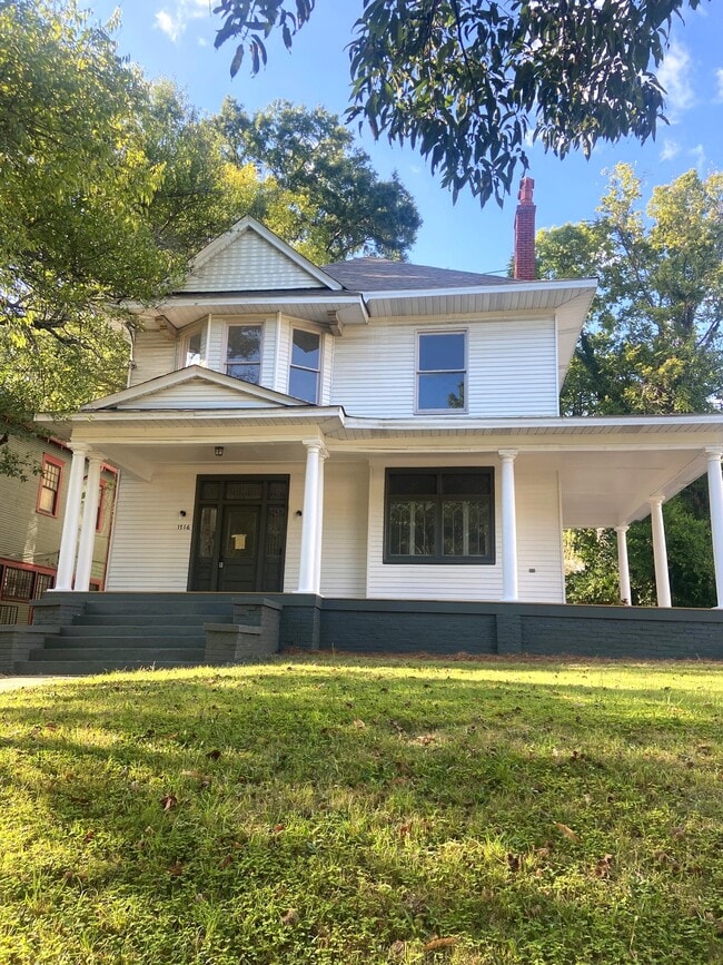 Building Photo - 1716 14th Ave S