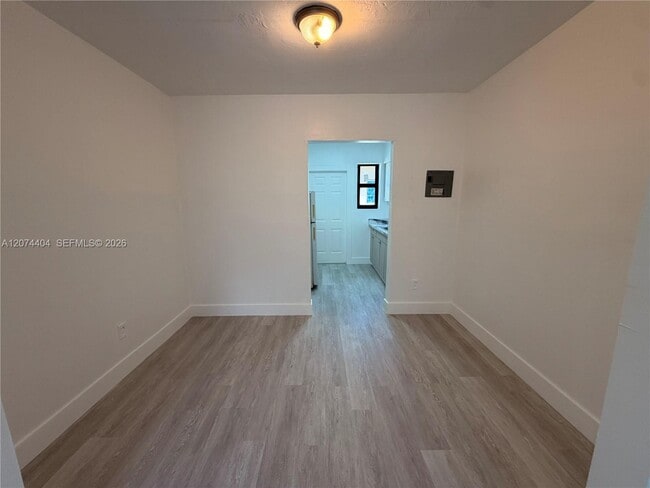 Building Photo - 811 81st St