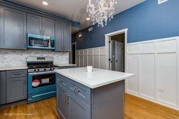 Foto principal - 8537 S Essex Ave