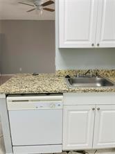 Building Photo - 210 Lake Pointe Dr