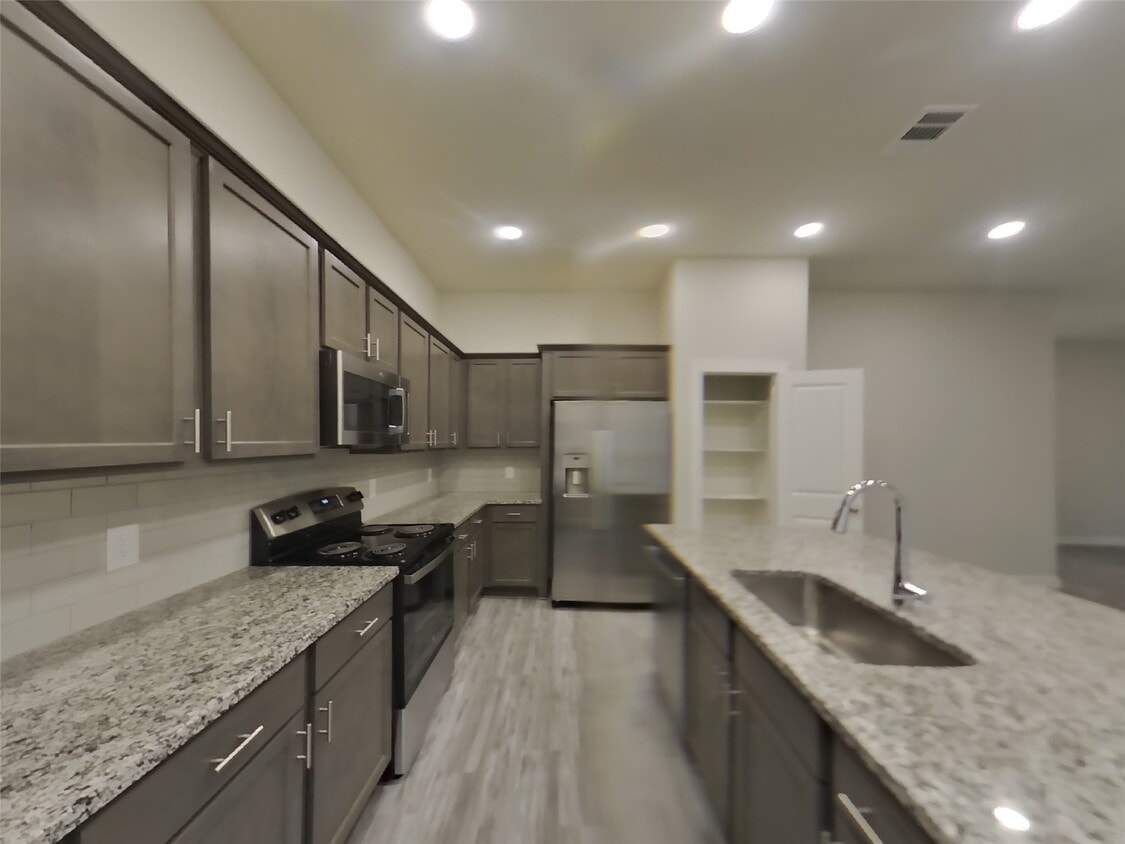 Building Photo - 9835 Willow Creek Commerce Dr