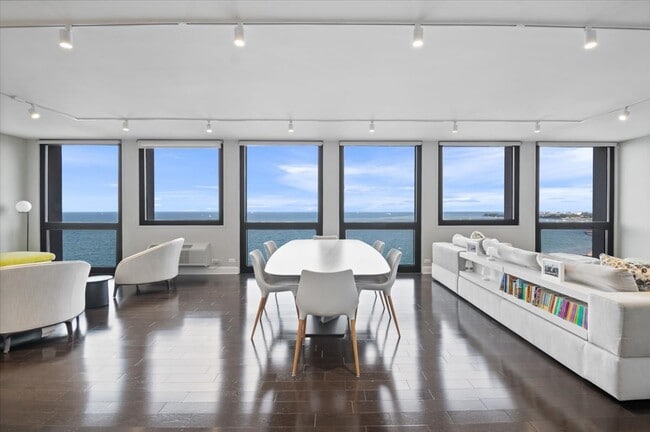 Building Photo - 1240 N Lake Shore Dr