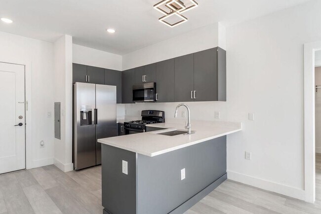 Foto del edificio - 43-45-45 W 32nd St