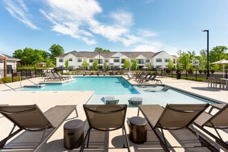 Seasons at Franklin Pool Deck - Seasons at Franklin