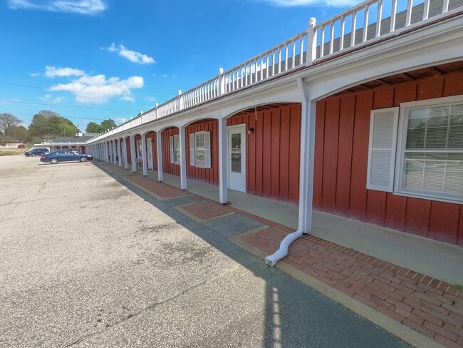 Building Photo - 4741 Hathaway St