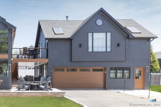 Building Photo - 48 Swan Ave