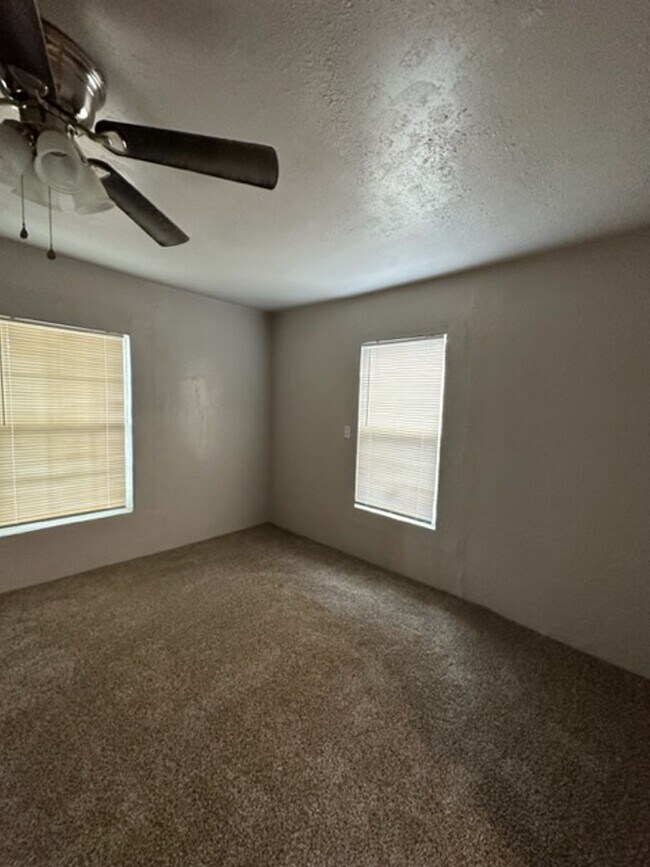 Foto del edificio - 2933 Grape St