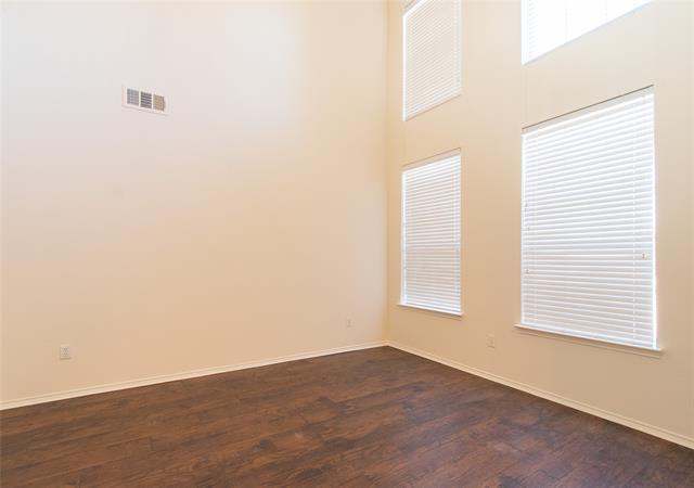Foto del edificio - 5905 Vineyard Ln