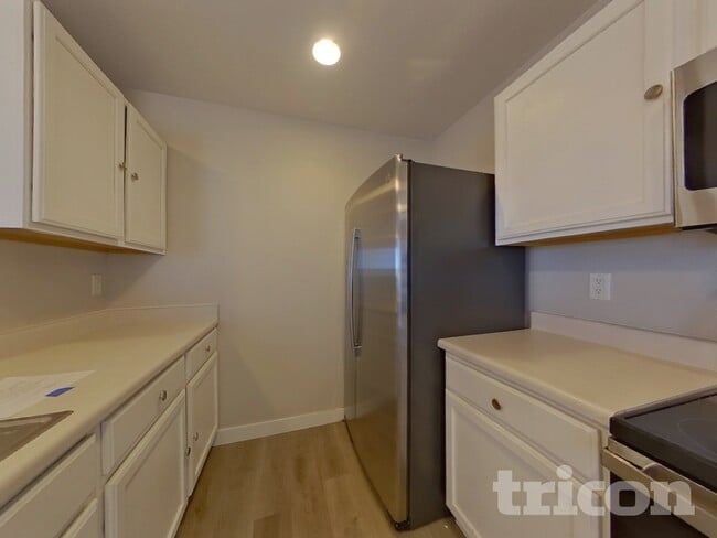 Building Photo - 10115 Hudson St