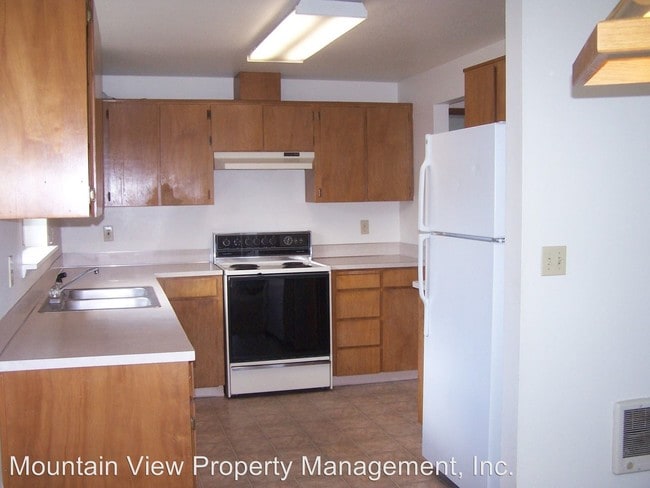 Building Photo - 3 br, 2 bath House - 2962 NE Bluebell Lane