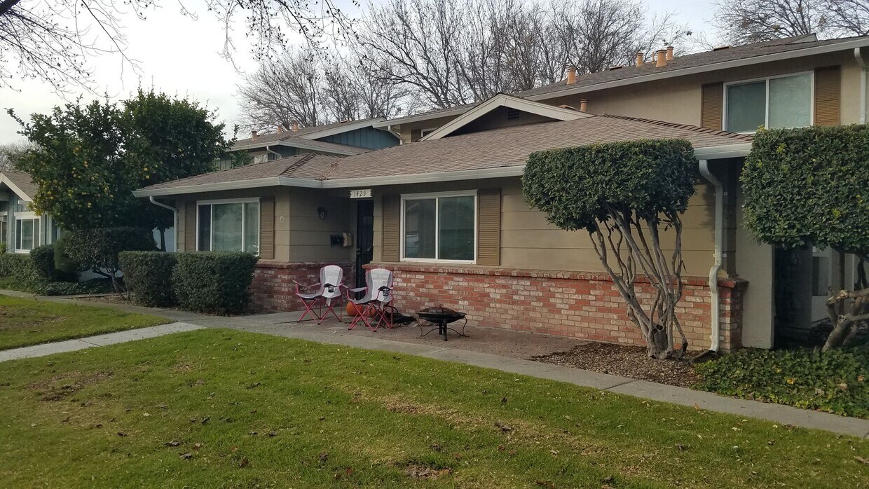 Primary Photo - Single Level ground floor condominium