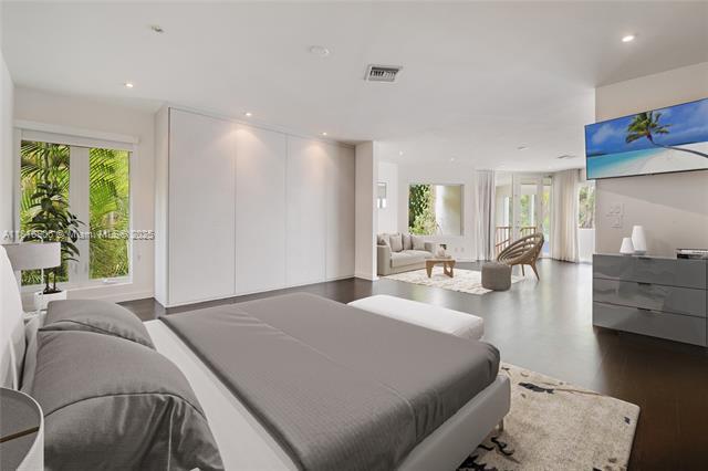 Foto del edificio - 230 Ridgewood Rd