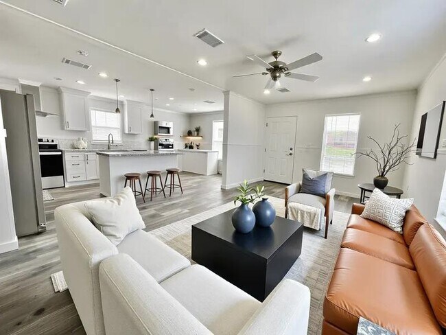 Foto del edificio - 16087 St John's Cir