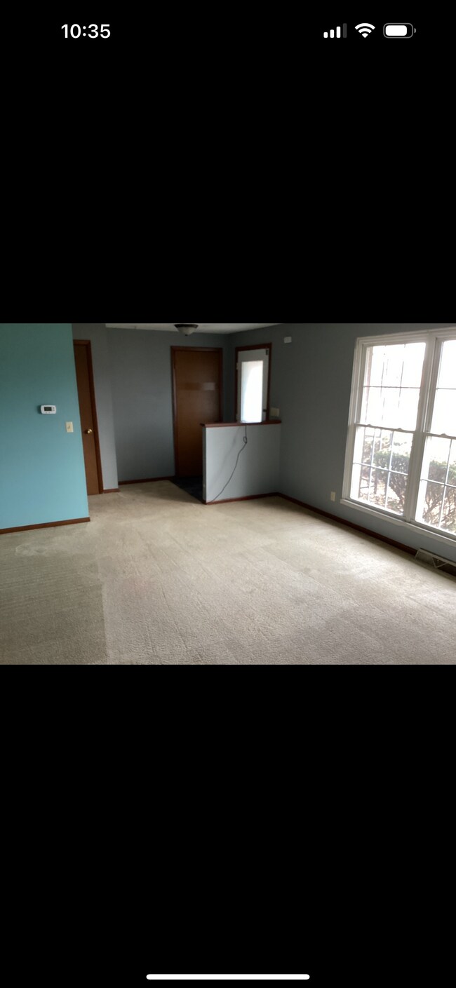 Foto del edificio - 495 Meadow Ln