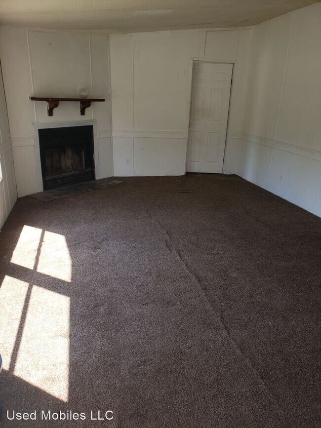 Building Photo - 3 br, 2 bath House - 202 Oakwood Dr