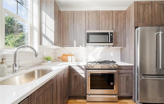 Foto del edificio - Amazing Jefferson Park 2 Bed / 4 bath Dupl...