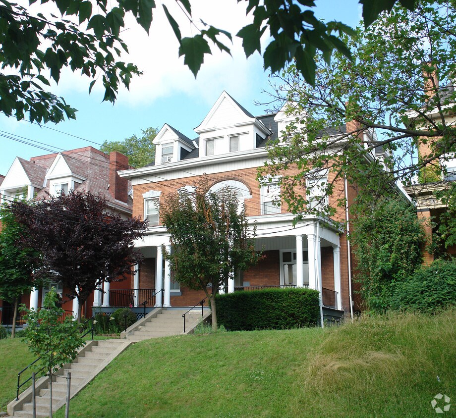 Primary Photo - 326 S Graham Ave