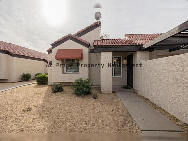 Foto del edificio - 2127 E 10th St