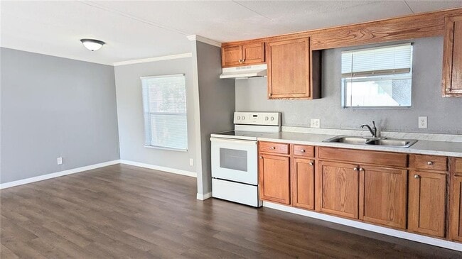 Foto del edificio - 6025 Old Polk City Rd