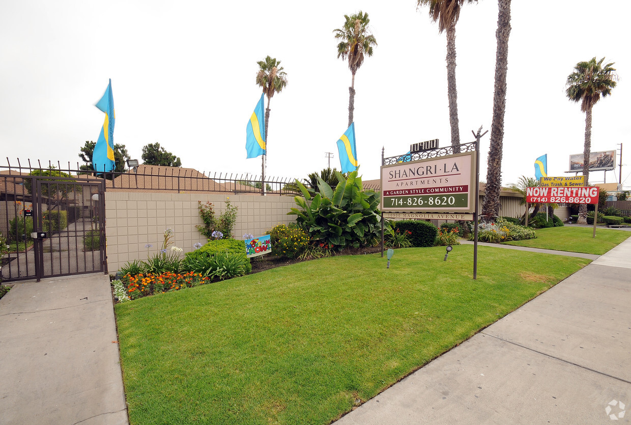 Shangri-La Apartments - Pinewood Park Apartments