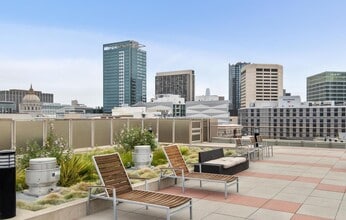 Building Photo - 55 Page St