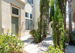 Building Photo - 3730 Mykonos Ln