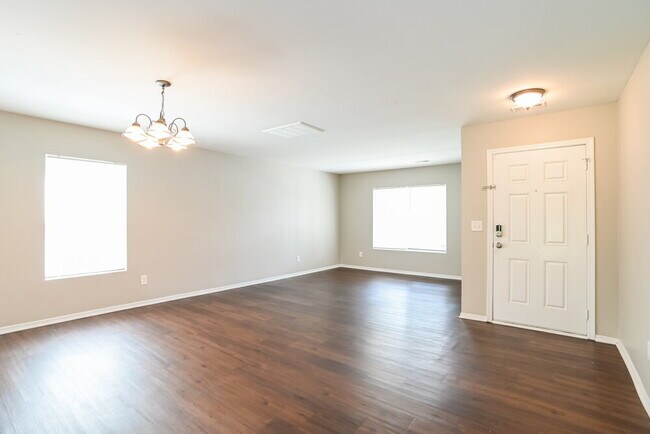 Foto del edificio - 8210 Ainsworth St