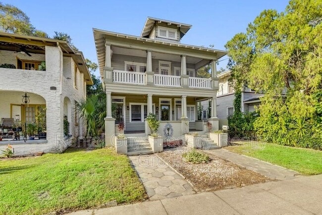 Photo - 2329 College St House