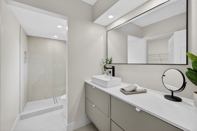 master Bathroom - 261 Deer Creek Blvd