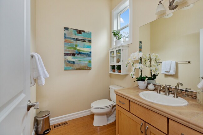 Building Photo - 351 Lind Ave NW