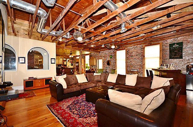 Foto del edificio - 308 S College St