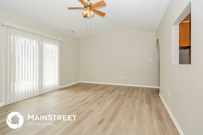 Foto del edificio - 137 Meadow Glen Dr